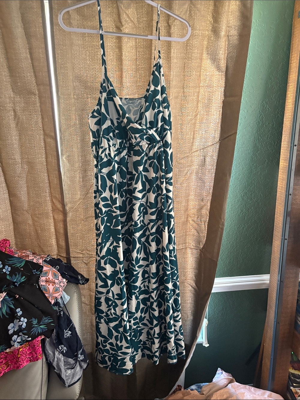 Sleeveless Green Leaf Print Midi Dress - Brand Unspecified